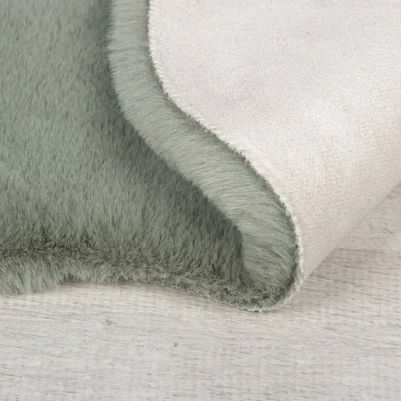 Single Pelt Faux Fur Rug - Green, Polyester