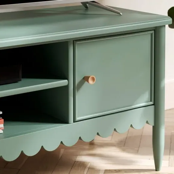 Small TV Unit with Scalloped Detail - Lilypad