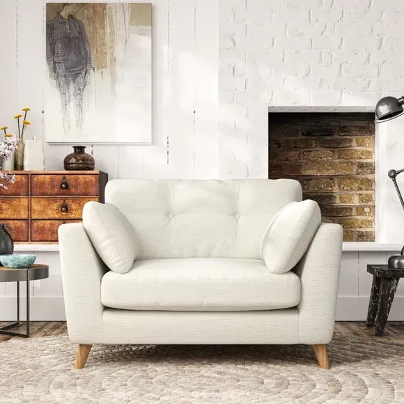Snuggle Chair with Button Details - Ivory