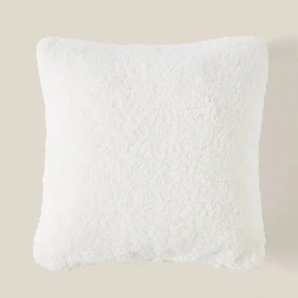 Square Cushion with Cable Knit - Cream