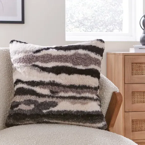 Square Cushion with Faux Fur - Black, Boucle image