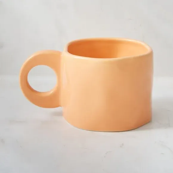 Stoneware Mug with Round Handle - Apricot