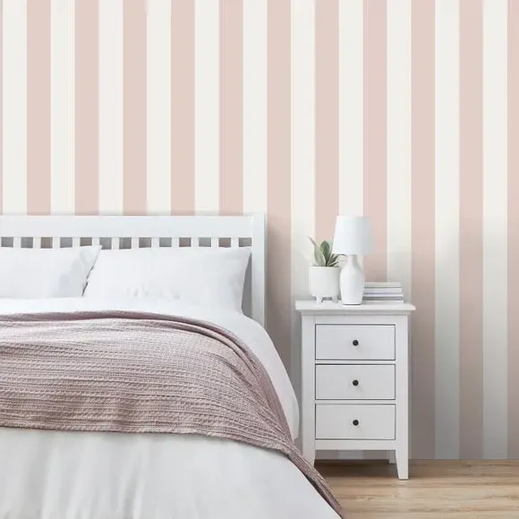 Striped Wallpaper with Pearlescent Highlights - Pink