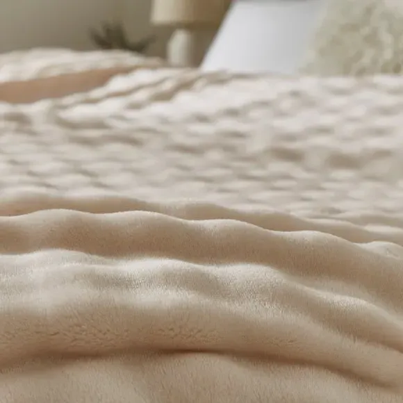 Supersize Bubble Fleece Throw - White Sand, Polyester