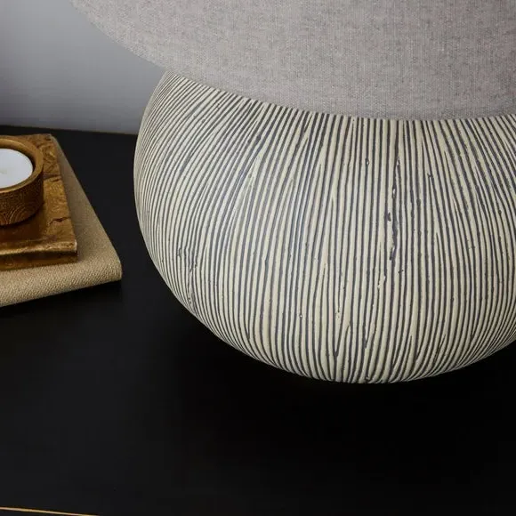 Table Lamp with Scratched Effect - Grey, Resin