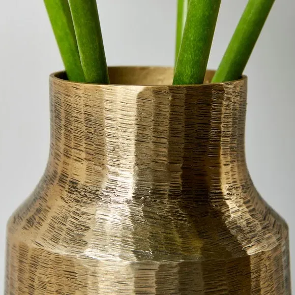 Textured Vase - Gold, Aluminium