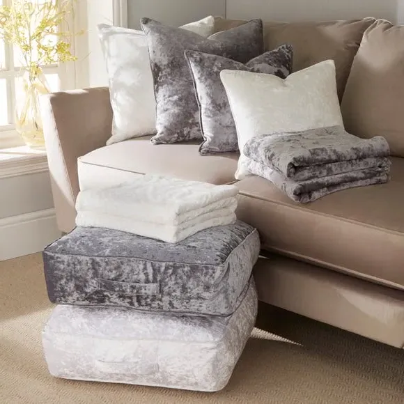 Throw Blanket with Microfibre Reverse - White