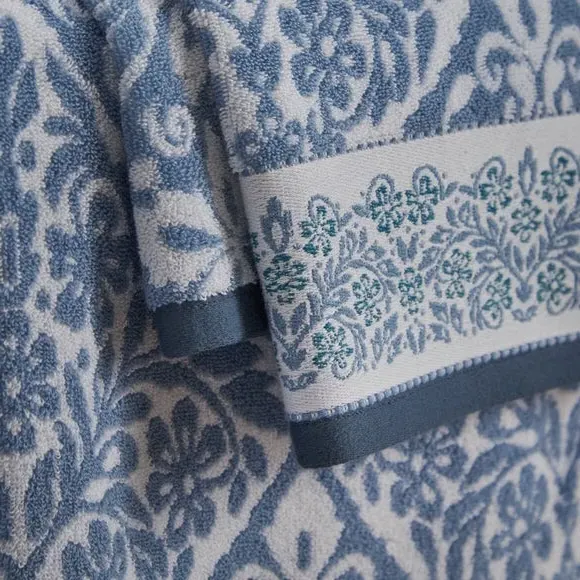 Tile Pattern Bath Towel - Blue