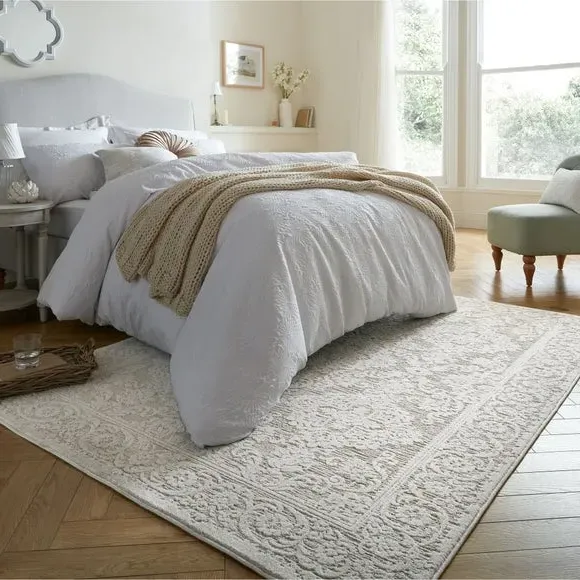 Traditional Medallion Rug - Ivory, Polyester image