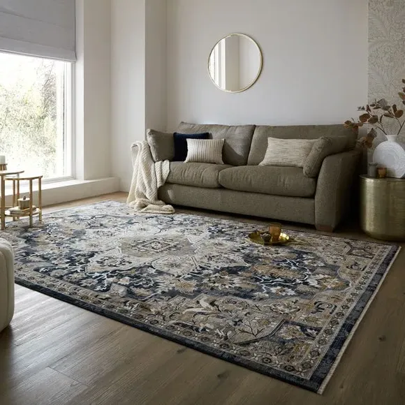 Traditional Patterned Rug - Navy, Polypropylene image