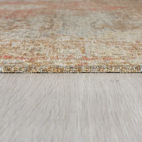 Traditional Rug with Distressed Design - Pink