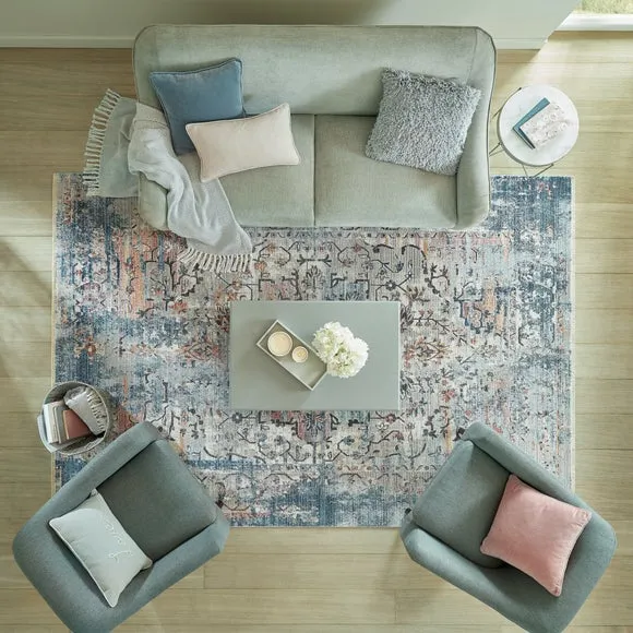 Traditional Rug with Distressed Pattern - Blue