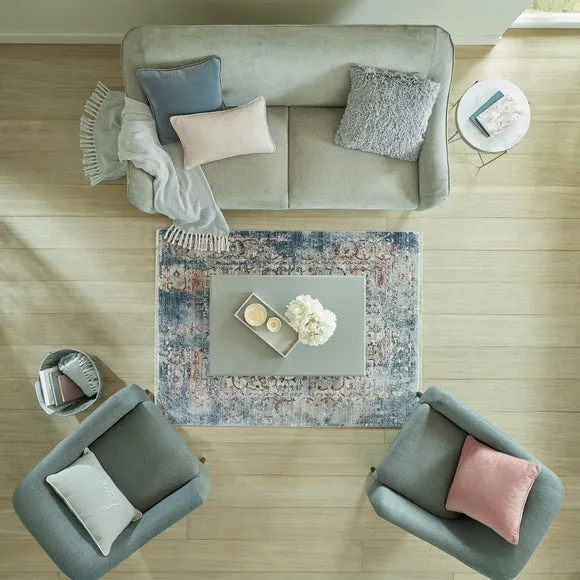 Traditional Rug with Distressed Pattern - Blue