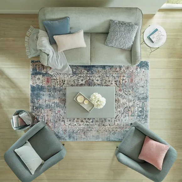 Traditional Rug with Distressed Pattern - Blue