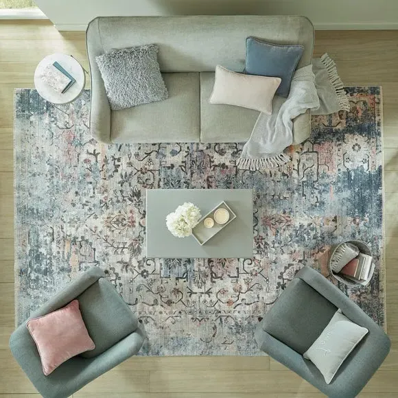 Traditional Rug with Distressed Pattern - Blue