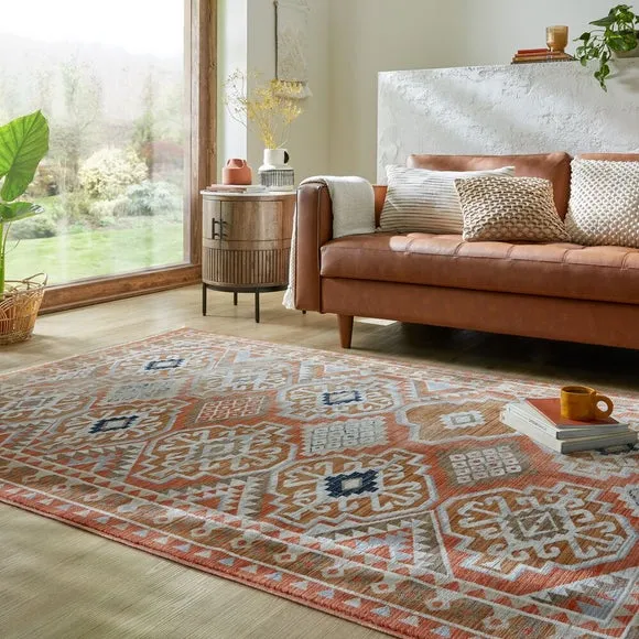 Traditional Rug with Geometric Pattern - Natural