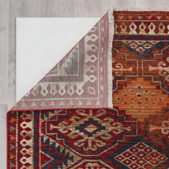 Traditional Rug with Geometric Pattern - Red