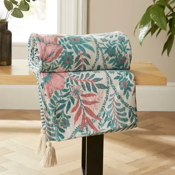 Trellis Throw Blanket with Tassels - Pink image