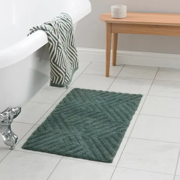 Tufted Bath Mat with Geometric Design - Green