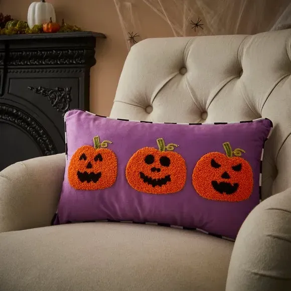 Tufted Cushion with Pumpkin Design - Multicolor image