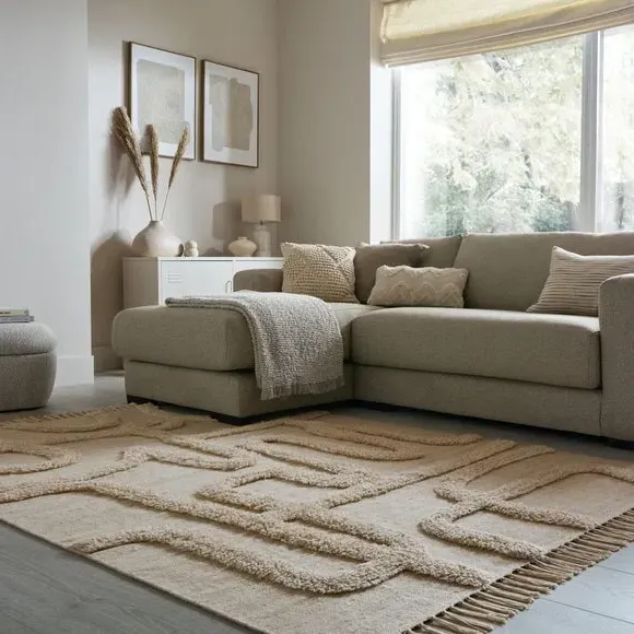 Tufted Rug with Fringed Edges - Natural, Wool image