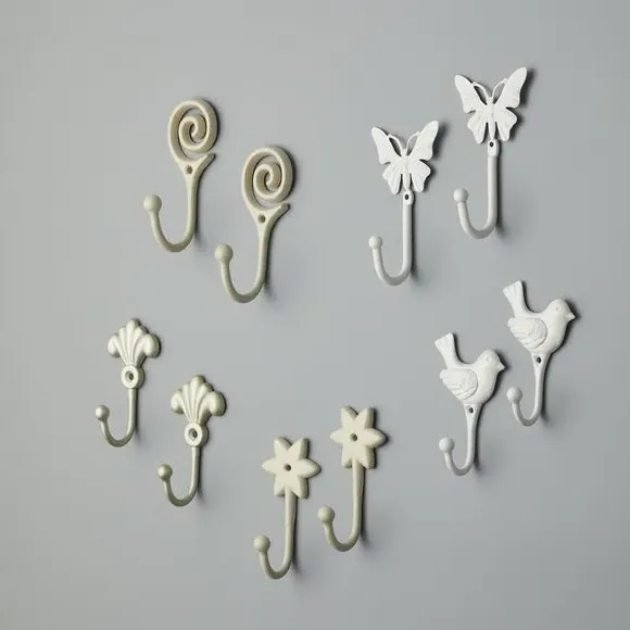 Twist Curtain Hooks - Cream, Metal