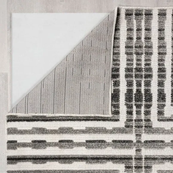 Washable Rug with Hi-Low Pile - Monochrome