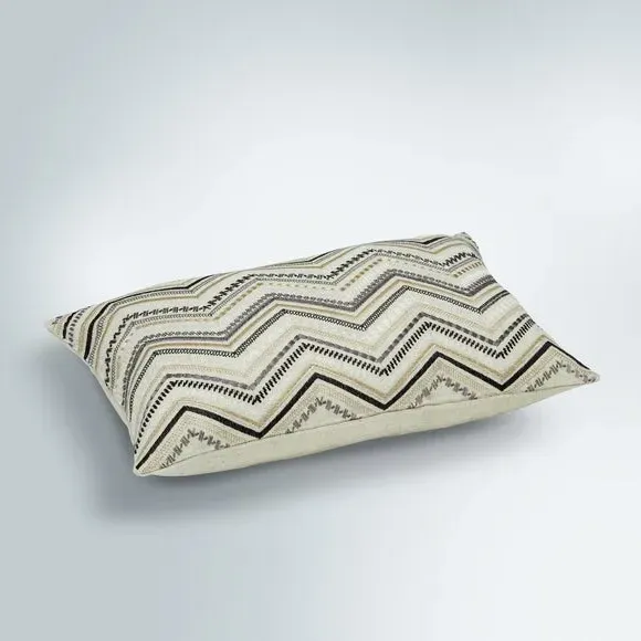 ZigZag Cushion with Embroidery - Black/White