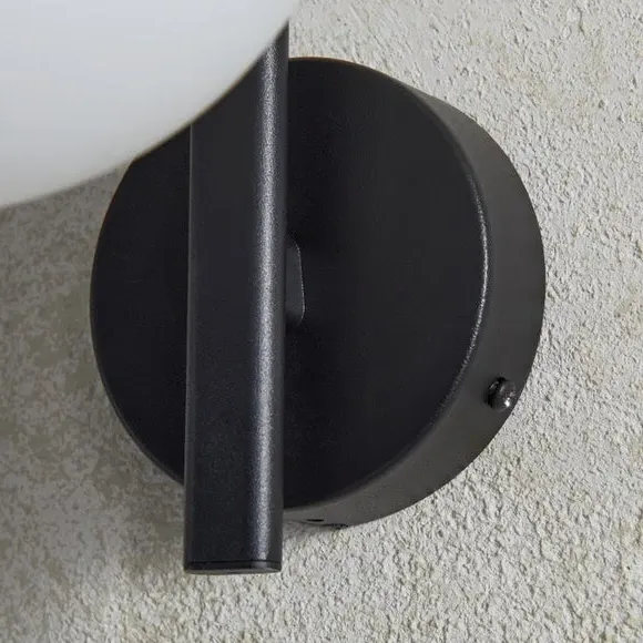 Outdoor Wall Light IP44 Rated - Black, Metal