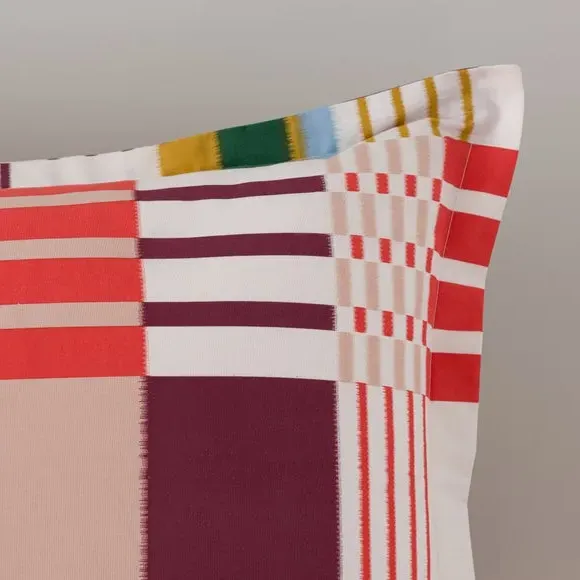 Oxford Pillowcase with Button Closure - Cotton