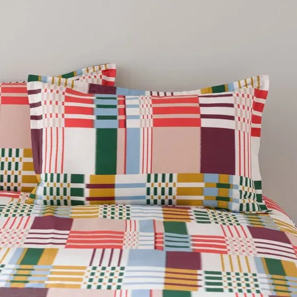 Oxford Pillowcase with Button Closure - Cotton image