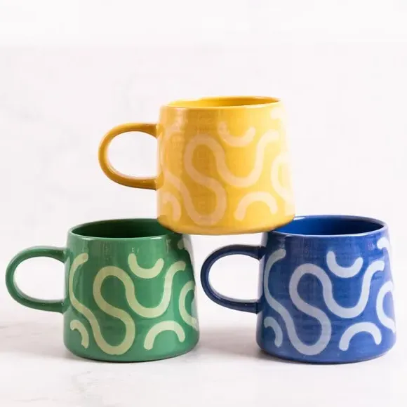 Tapered Mug with Silk Print - Yellow, Stoneware
