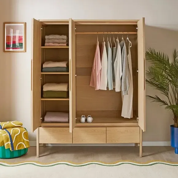 Triple Wardrobe with Soft-Close - Oak