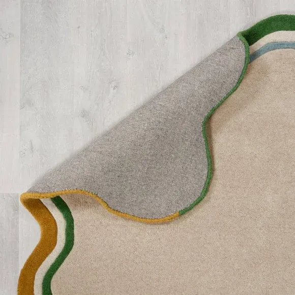 Wave Border Rug with Scalloped Edge - Natural, Wool