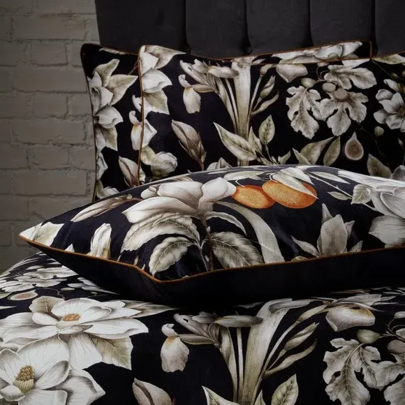 Floral Duvet Cover Set with Pillowcases - Black