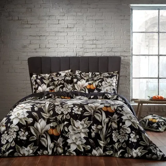 Floral Duvet Cover Set with Pillowcases - Black image