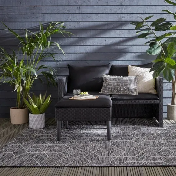 Indoor Outdoor Rug Geometric - Black, Polypropylene
