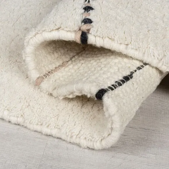 Linear Wool Rug with Loop Design - Black, Wool