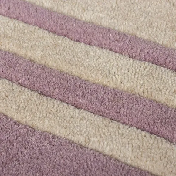 Round Scallop Border Rug - Purple, Wool