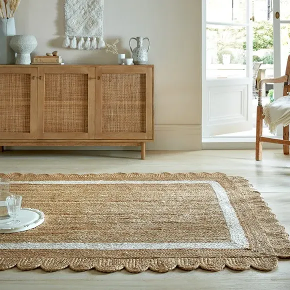 Scalloped Edge Rug - White, Jute