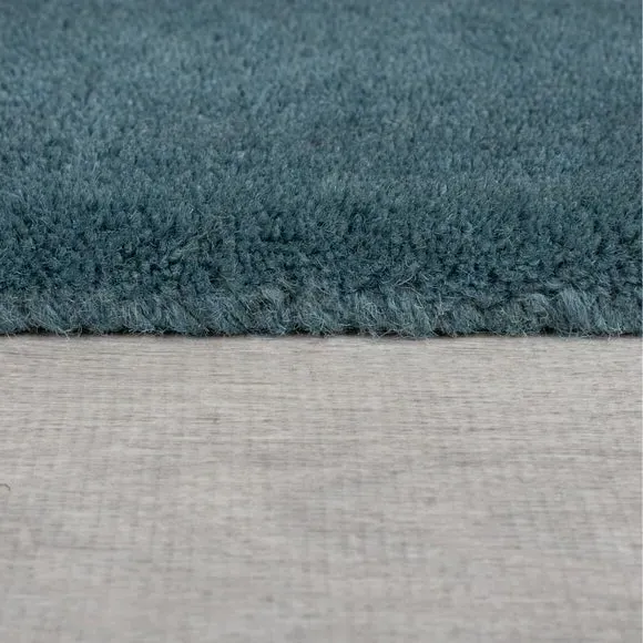 Shaped Wool Rug with Geometric Pattern - Multicoloured