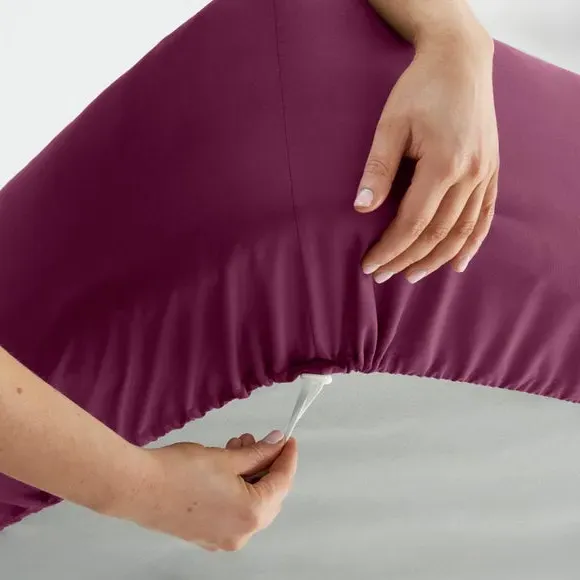 Toggle Fitted Sheet with Pull-Tight - Plum Purple