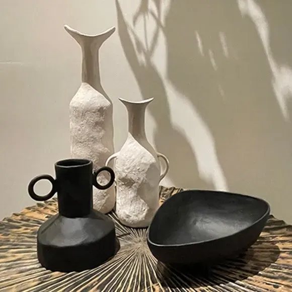 Amphora Vase - Black, Aluminium