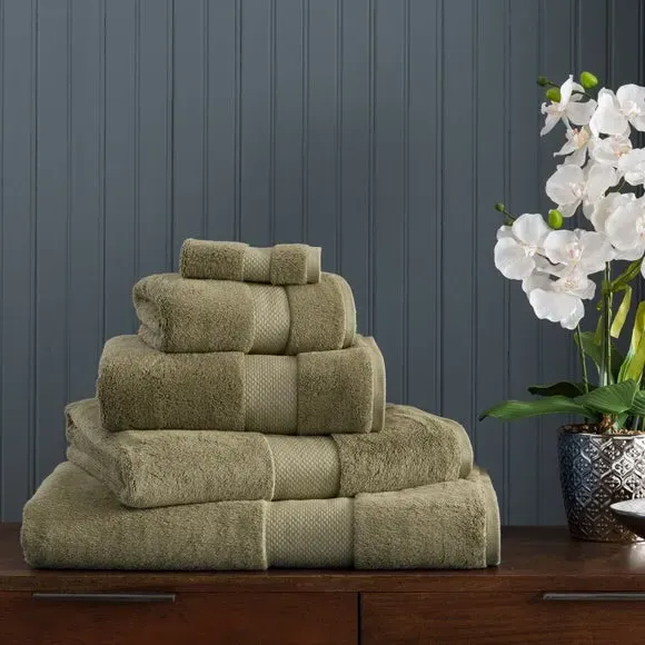 Cotton Viscose Towel 700 GSM - Pistachio