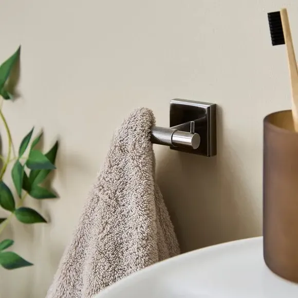 Double Wall Hook with Knurling - Black Chrome image