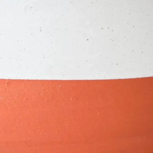 Scalloped Vase - Ivory, Terracotta