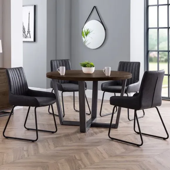 4-Seater Round Dining Table - Oak, Solid Wood