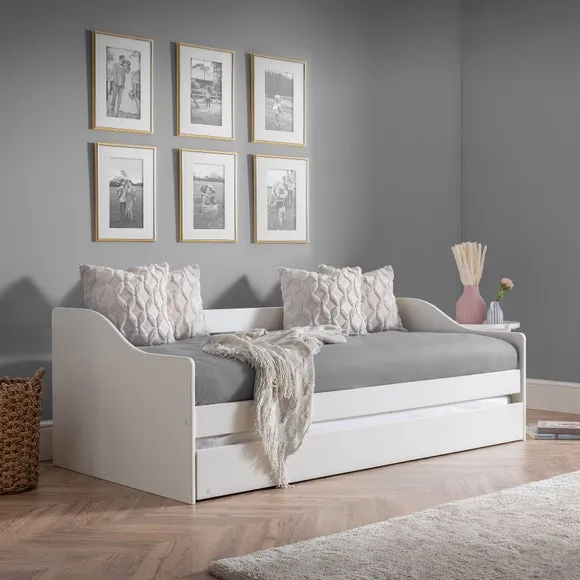 Daybed with Pull-Out Trundle - White