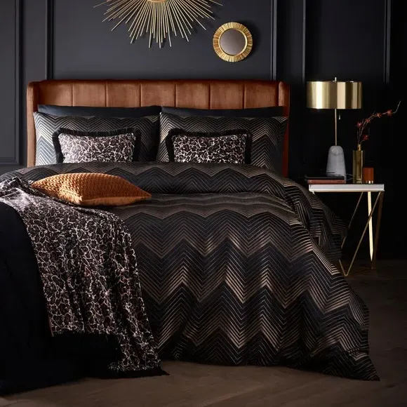 Duvet Cover Set with Jacquard Design - Black