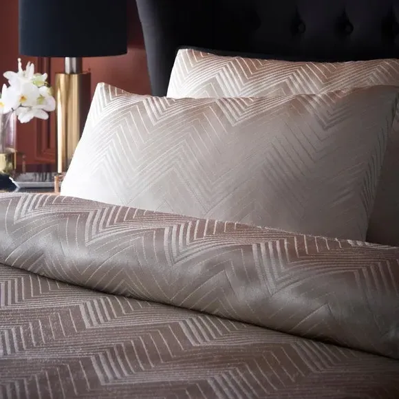 Duvet Cover Set with Jacquard Design - Cream